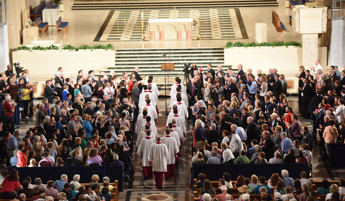 Sistine Chapel Choir enters Basilica