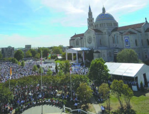 Crowds of people in front of The Basilica 