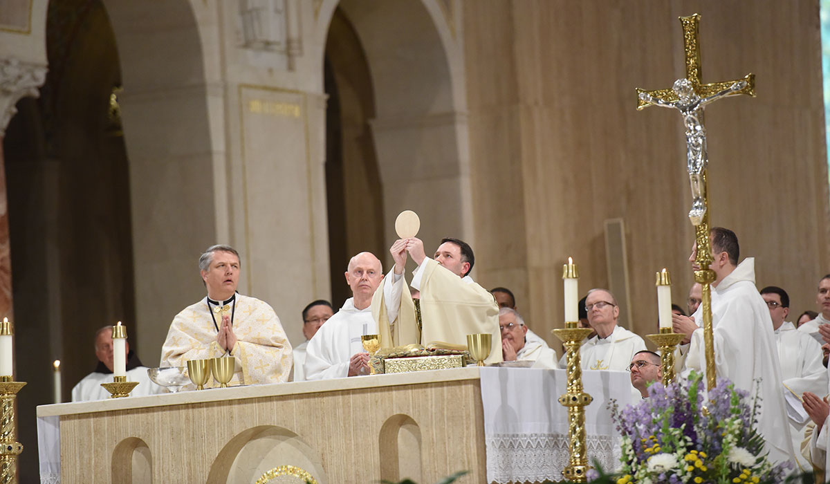 Students, Faculty Honor St. Thomas Aquinas With University Mass 