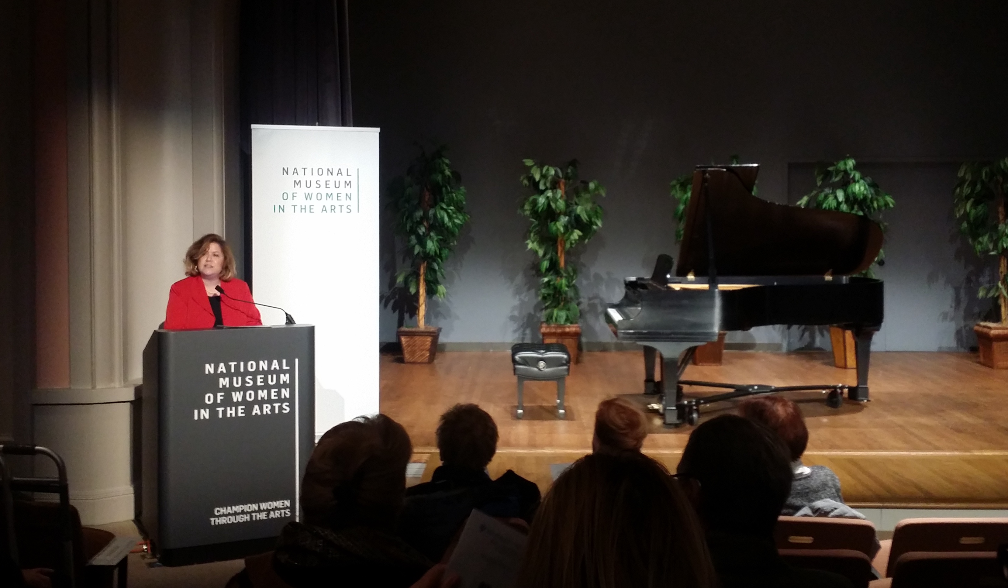 Dean Warsaw speaks at National Museum of Women in the Arts
