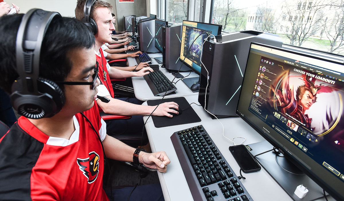 Cardinals Level Up With Esports Team