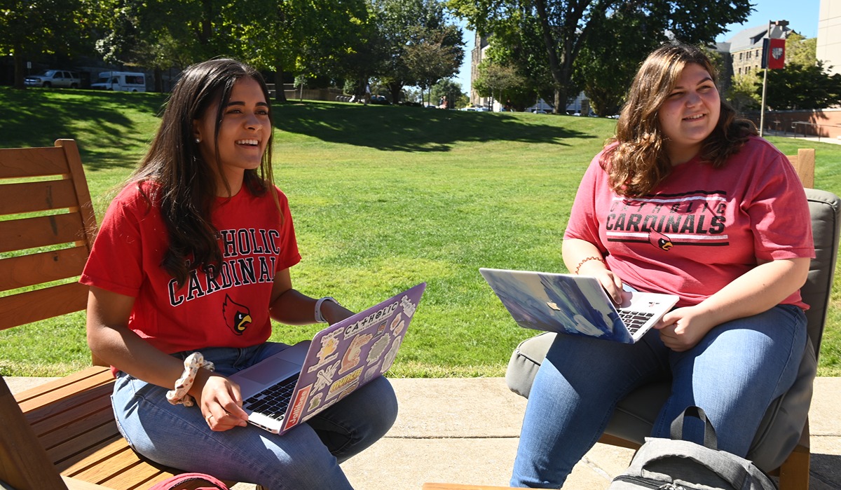 Students enjoy campus 