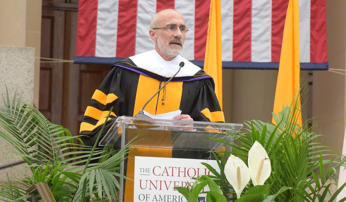 Arthur Brooks Tells Graduates: Love Others and Be Excellent