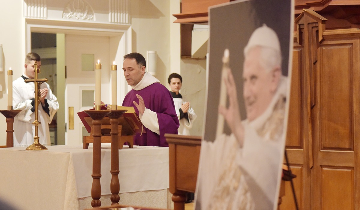 Campus celebrates the life of Pope Emeritus Benedict XVI with Mass