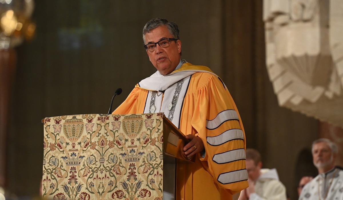 University President Peter Kilpatrick spoke before and after the Mass to express his gratitude to all those gathered and to express his hopes for the coming year. (Catholic University/Patrick G. Ryan) 